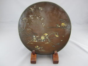 能川製象嵌鵜飼い図飾皿