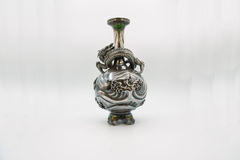 髙﨑光一 純銀七宝 波濤龍巻花瓶 | 明治工芸・明治金工の販売専門店