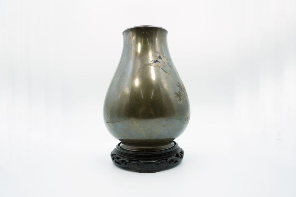 池田隆雄朧銀老松双鶴色絵象嵌片切彫花瓶④