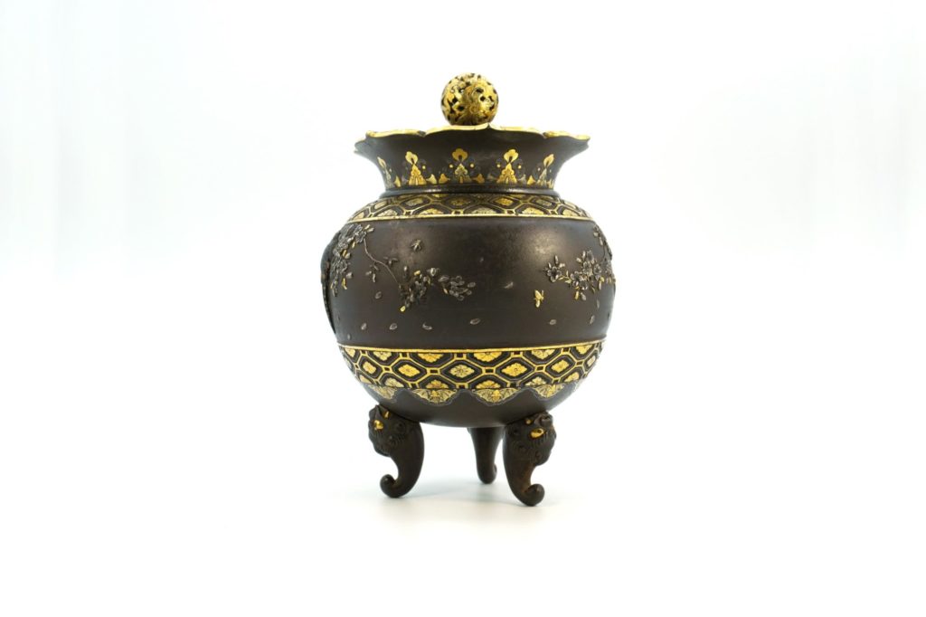 鉄地象嵌桜花樹上鳥図香炉②