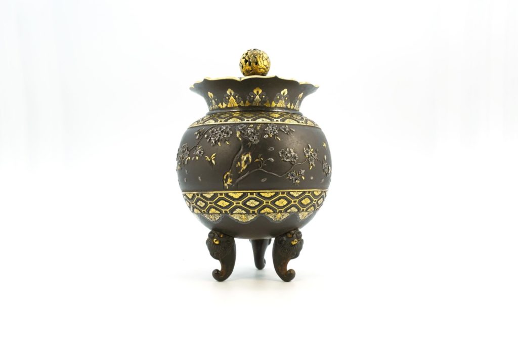 鉄地象嵌桜花樹上鳥図香炉③